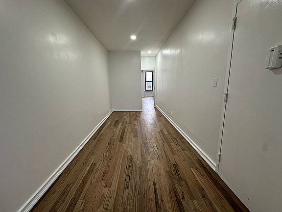 2nd image of 127 Montrose Ave #2