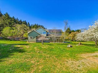 221 Russell Ln, Arcata, CA 95521
