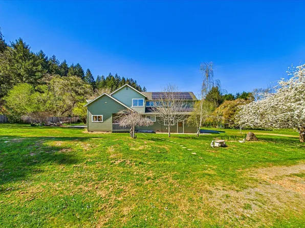 221 Russell Ln, Arcata, CA 95521