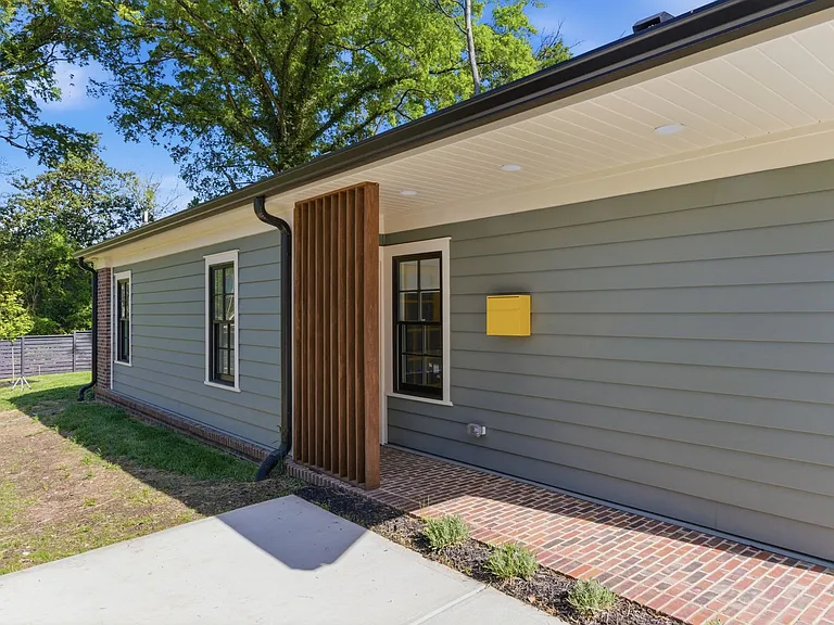 1840 Merriman Ave — Photo 5