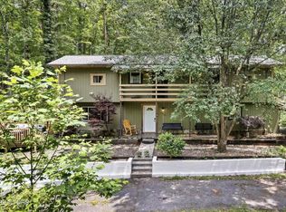 2831 Lost Valley Dr, Sevierville, TN 37862