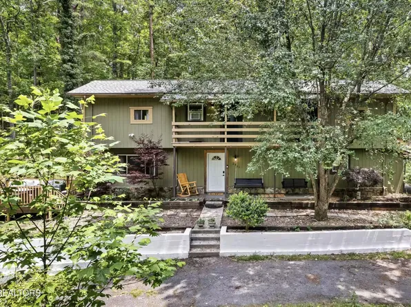 2831 Lost Valley Dr, Sevierville, TN 37862