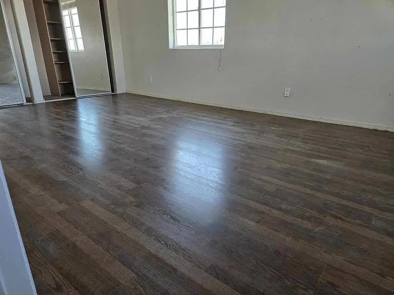 1013 E Glade Ave #6 — Photo 4