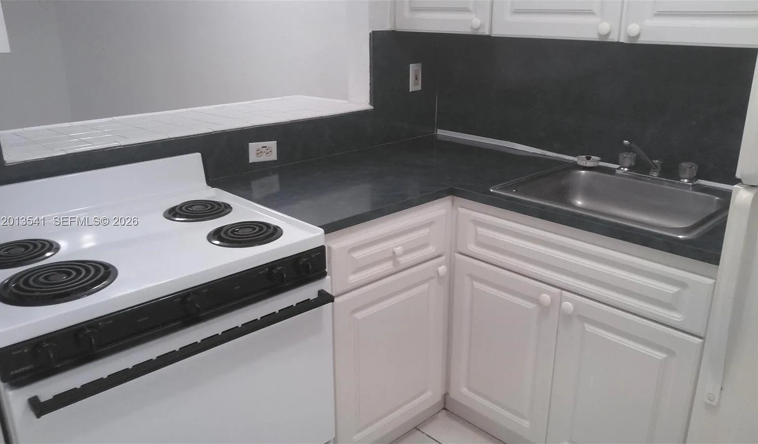 Sunshine Bay Condo — Photo 3