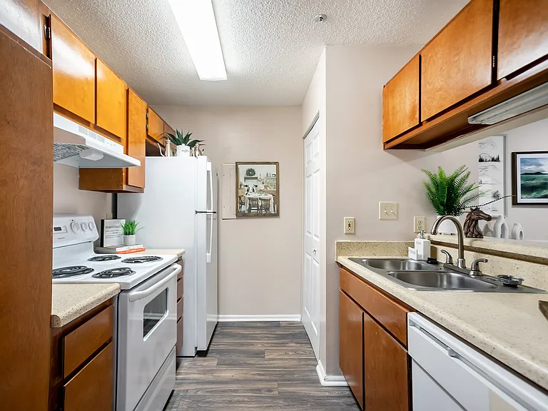 Brook Valley Apartment Homes — Photo 10