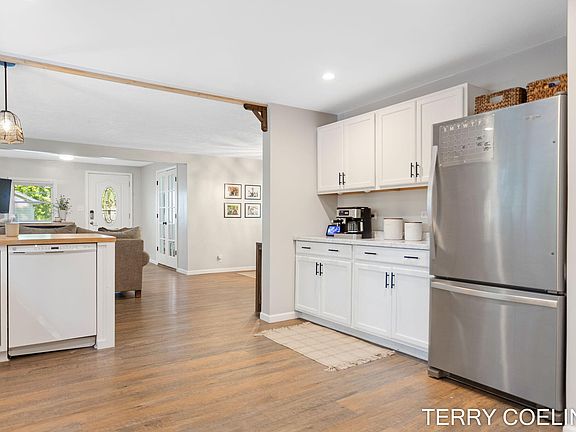 4th image of 7340 Pine Bay Dr NE