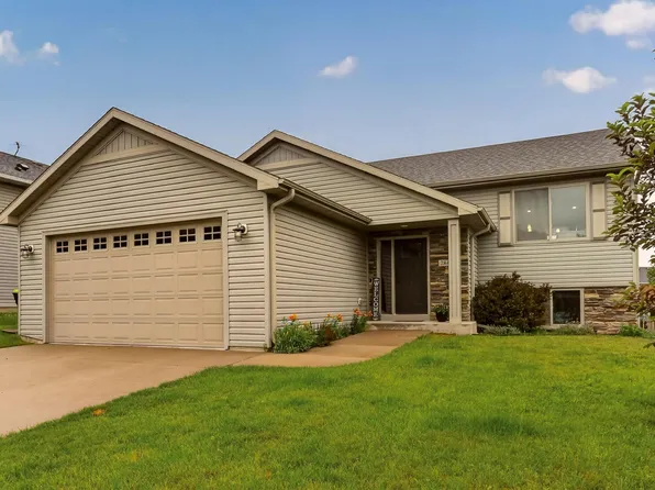 284 Highlands Ave, Zumbrota, MN 55992