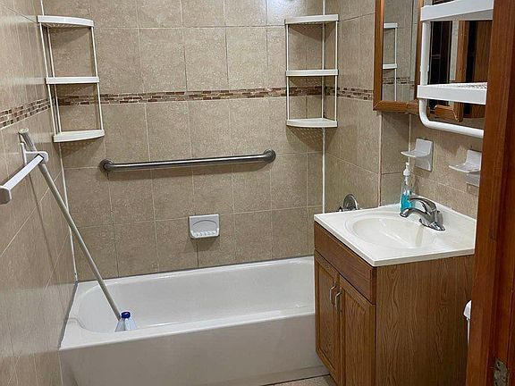 3rd image of 3342 105th St #1