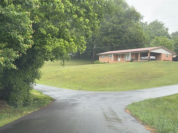 5th image of 1805 Mountain Ridge Rd