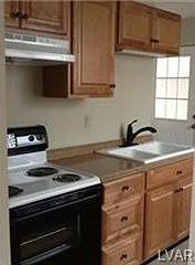 2nd image of 1521 North Blvd