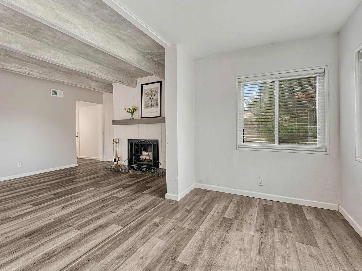 3 bed, 1415 sqft, $2,100 — Photo 2