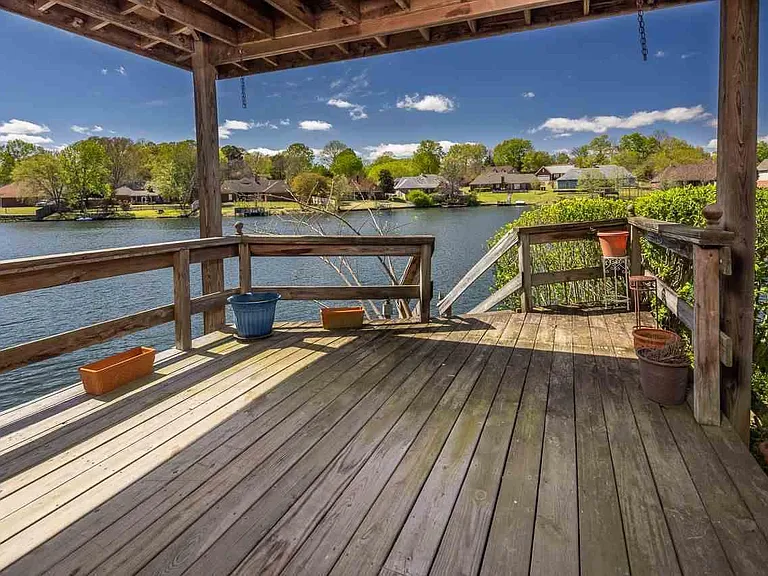 2247 Angel Crest Cir — Photo 3