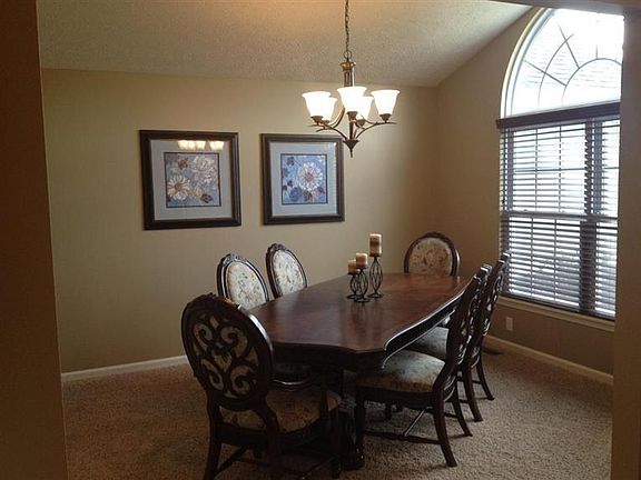 3rd image of 936 Foxtail Cir