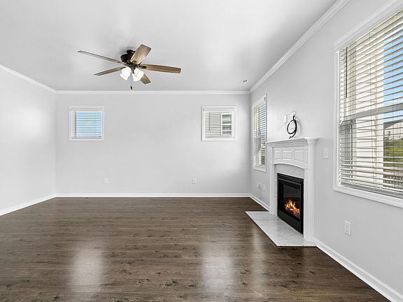 4th image of 185 Stornoway Ln