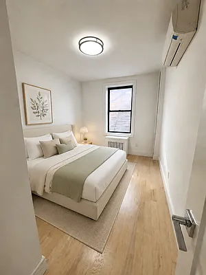 Bedroom, photo 1