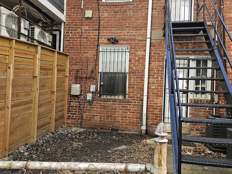 1722 H St NE #B — Photo 14