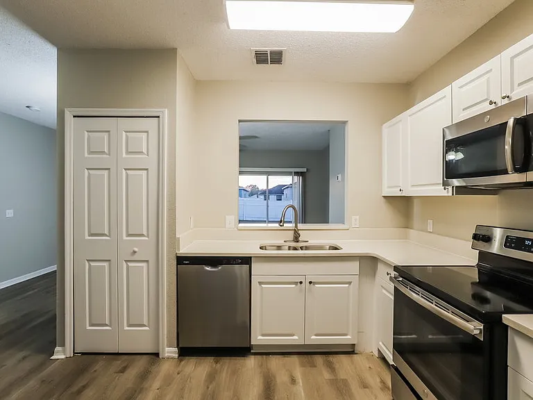 529 Delido Way — Photo 8