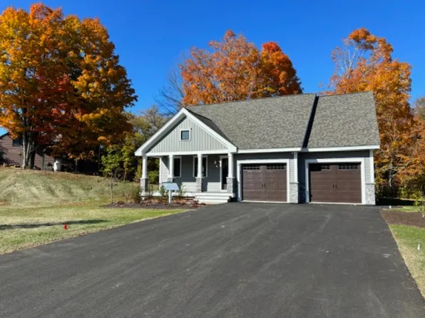 4 Edgewater Drive #18, Brentwood, NH 03833