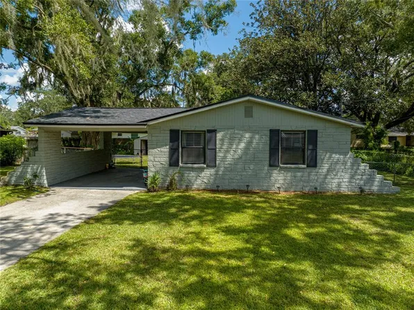 1204 N Bracewell Dr, Plant City, FL 33563