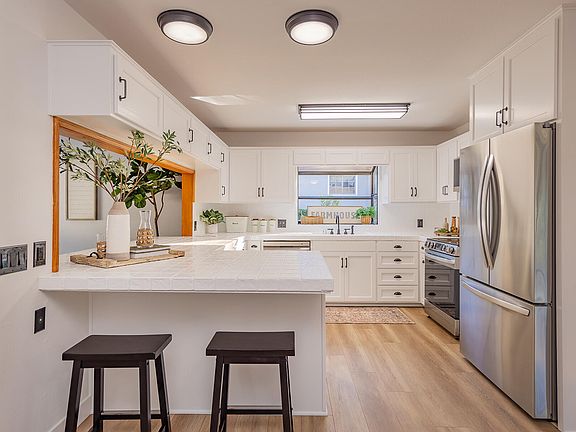 4th image of 1186 Alviria Dr