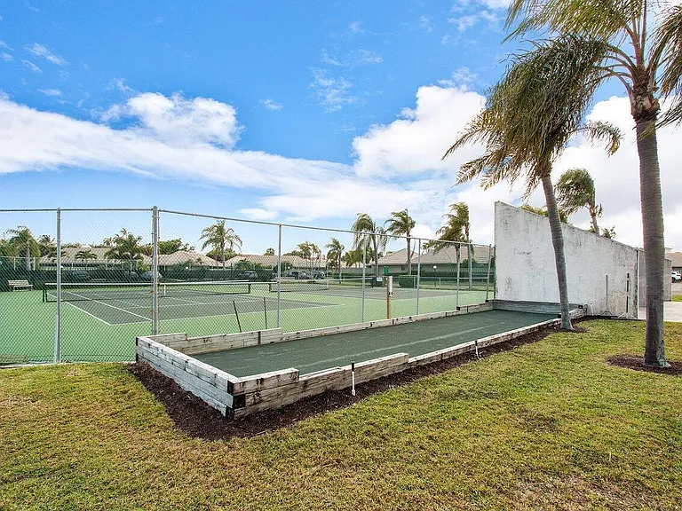 1127 E Seminole Ave #8A — Photo 38