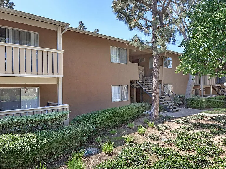 3070 E Frontera St — Photo 24