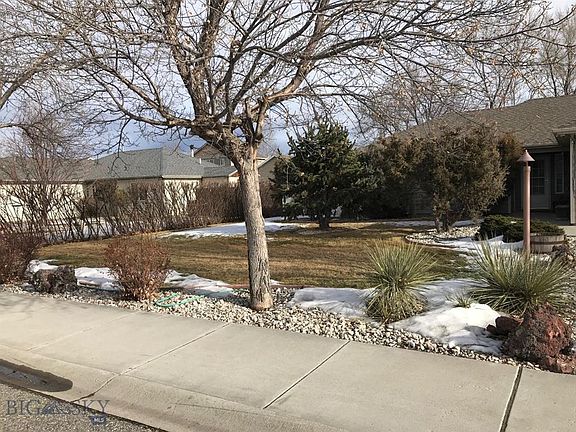 3rd image of 126 Shallow Brook Ln