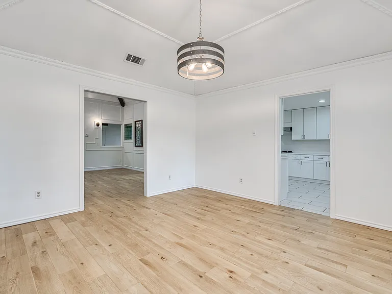 9922 Hickory Xing — Photo 3