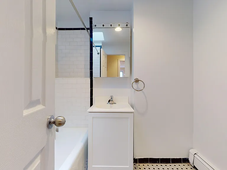 480 W Broadway #4 — Photo 23