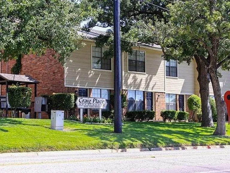 800 Eagle Dr — Photo 1