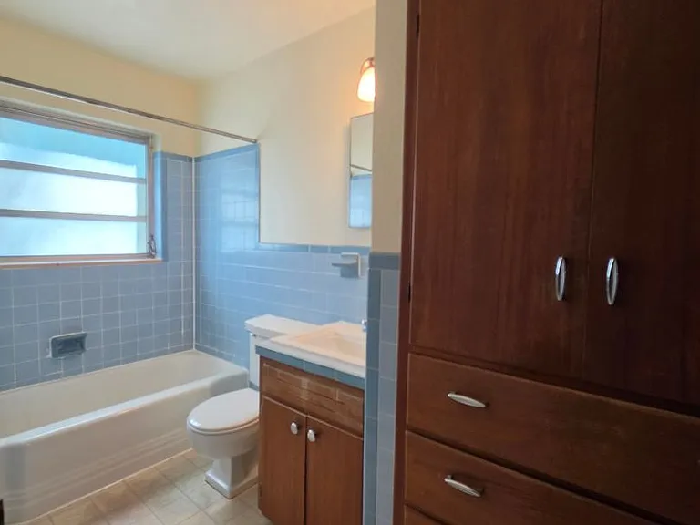 702 Emery — Photo 17