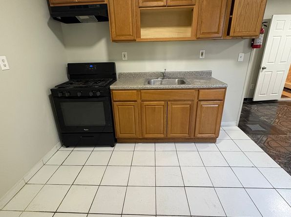 48 Carteret St #17A