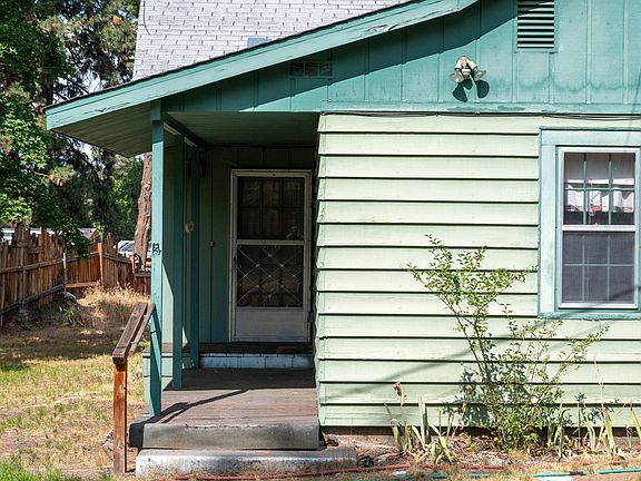 3rd image of 61494 SW Blakely Rd