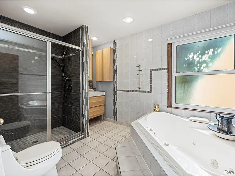 42195 Kouza Ct — Photo 12