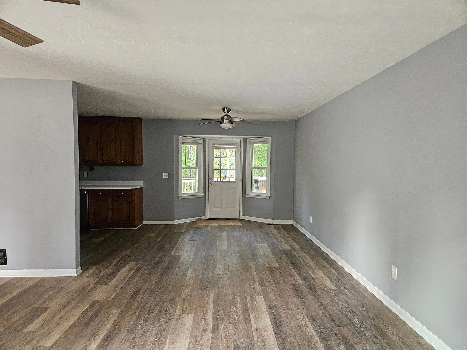 3 bed, 2.0 bath, 2076 sqft, $2,250 — Photo 4