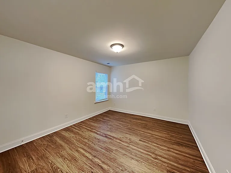 704 Callan Ct — Photo 27