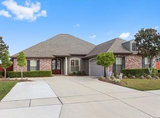 205 Lac Cypriere Dr, Luling, LA 70070