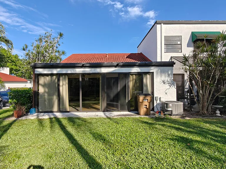 385 NW 36th Ave — Photo 4