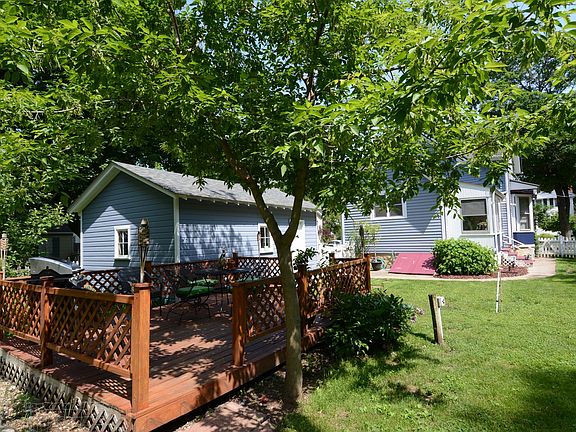 What a great deck for those afternoon cookouts and family parties.