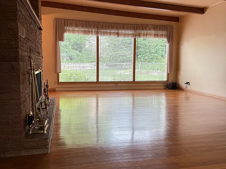 3735 Pace Blvd — Photo 3