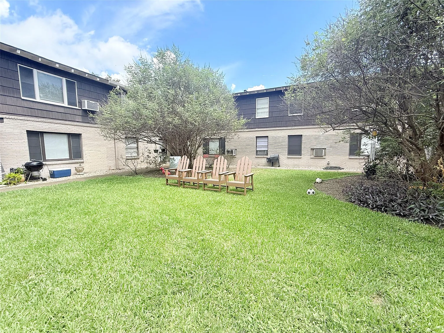 1 bed, 1.0 bath, 585 sqft, $1,100 — Photo 2
