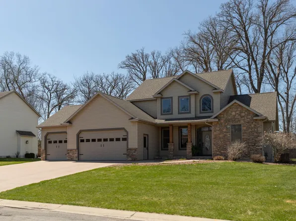 1011 Bush Ct SW, Eyota, MN 55934