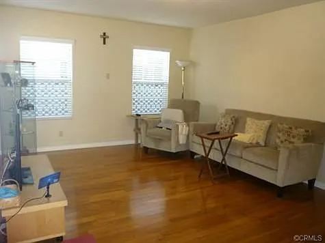 826 Lafayette St — Photo 3