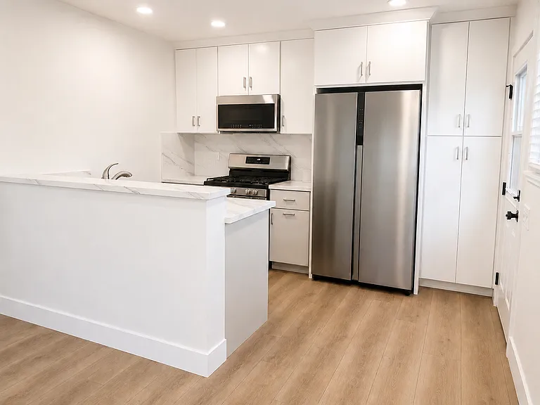 795 W Pomona Blvd — Photo 6