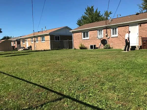418 Cable St — Photo 5