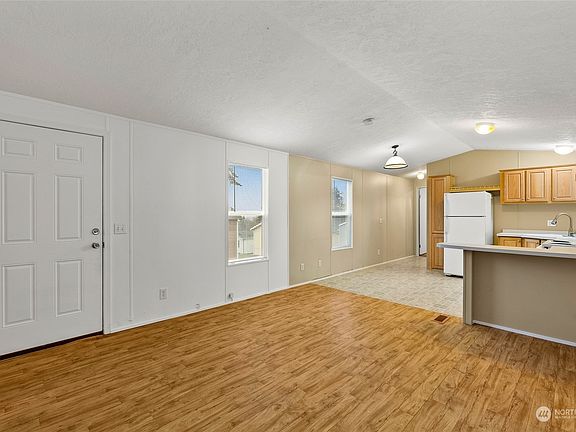 3rd image of 23823 100th Avenue E #33