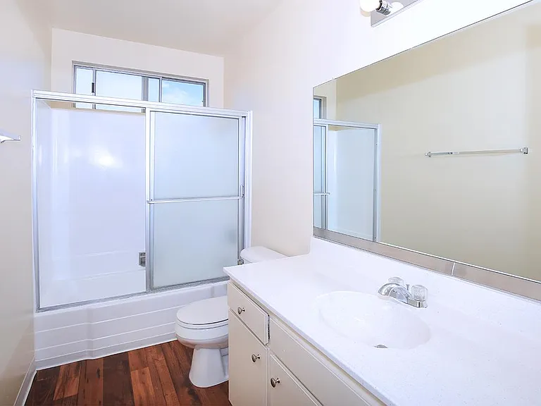 Emerald West Apartments — Photo 17
