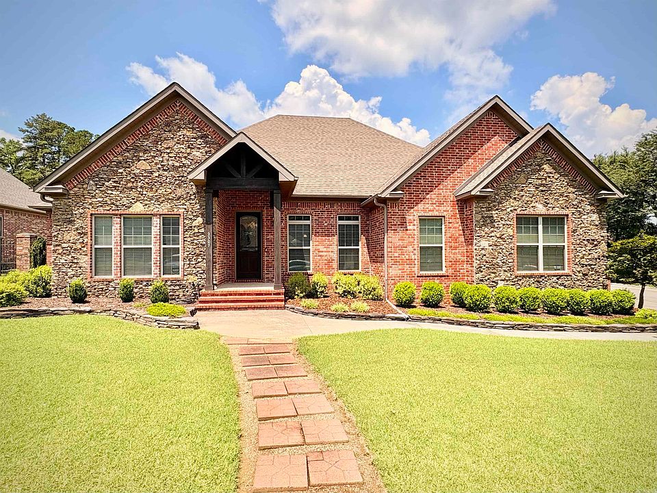 1st image of 2307 Valley Dr