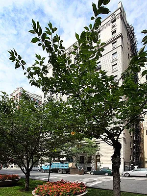 Sold by Sotheby's International Realty | media 15