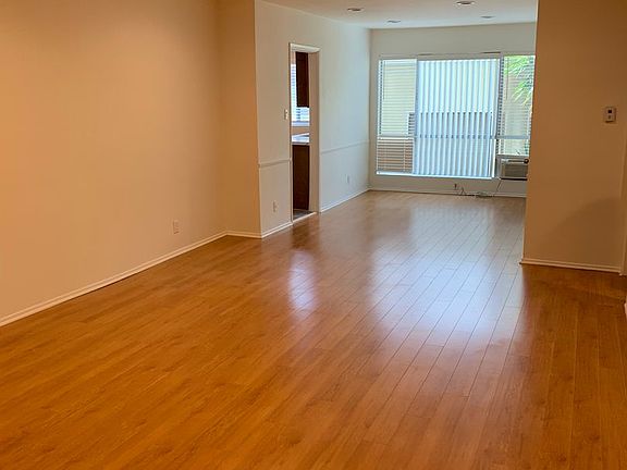 4th image of 165 N Almont Dr Unit 202